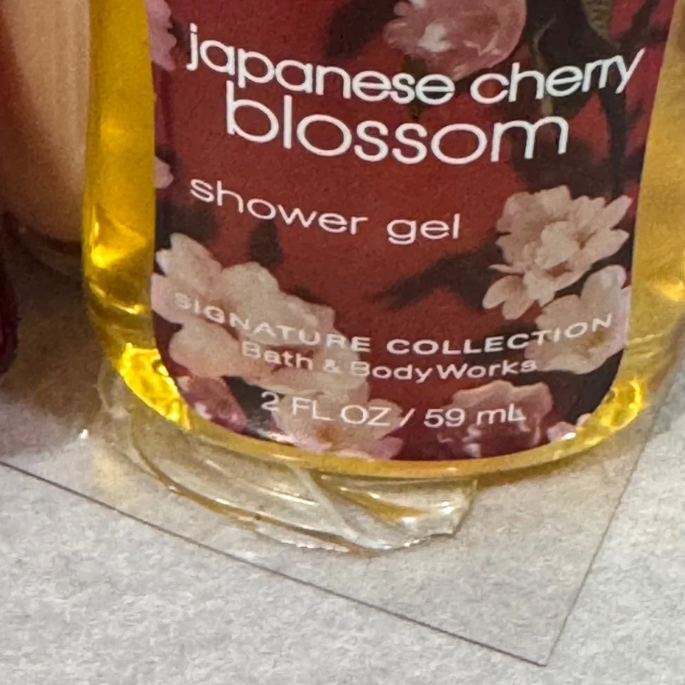 Bath & Body Works Japanese Cherry Blossom Travel Gift Set Red Box 3 Piece 2oz